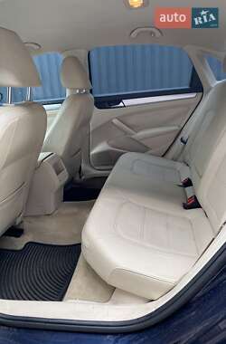 Седан Volkswagen Passat 2012 в 