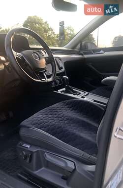 Універсал Volkswagen Passat 2015 в 