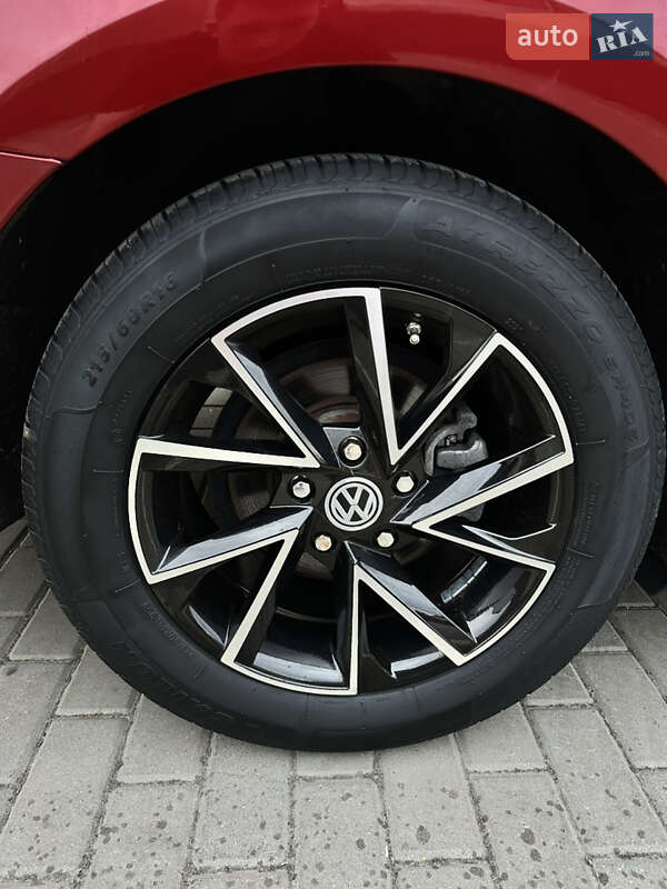 Седан Volkswagen Passat 2015 в Черкасах