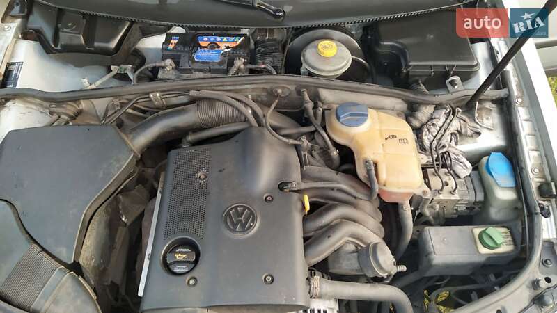 Универсал Volkswagen Passat 1998 в Киеве