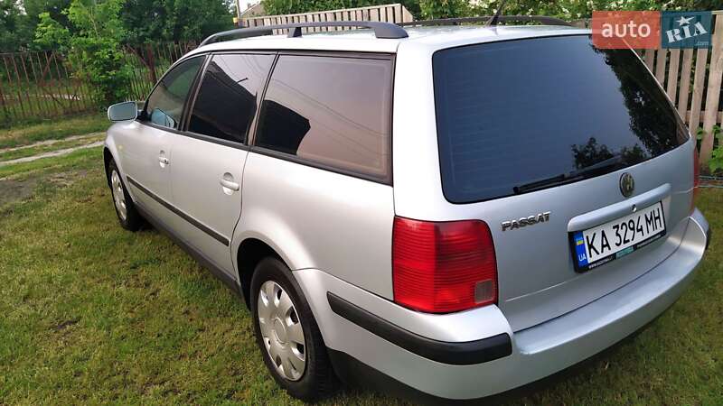 Универсал Volkswagen Passat 1998 в Киеве
