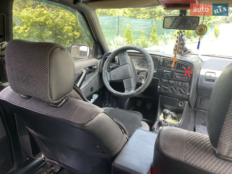 Седан Volkswagen Passat 1989 в Барышевке