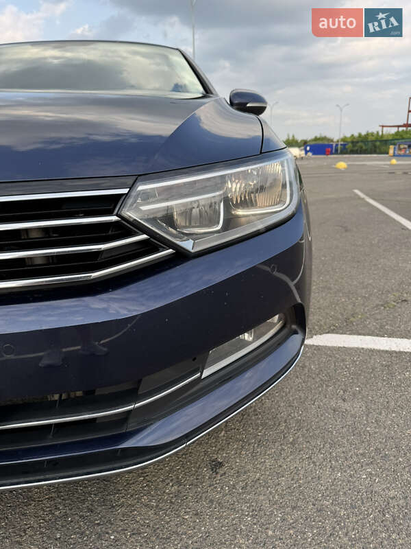 Седан Volkswagen Passat 2015 в Києві