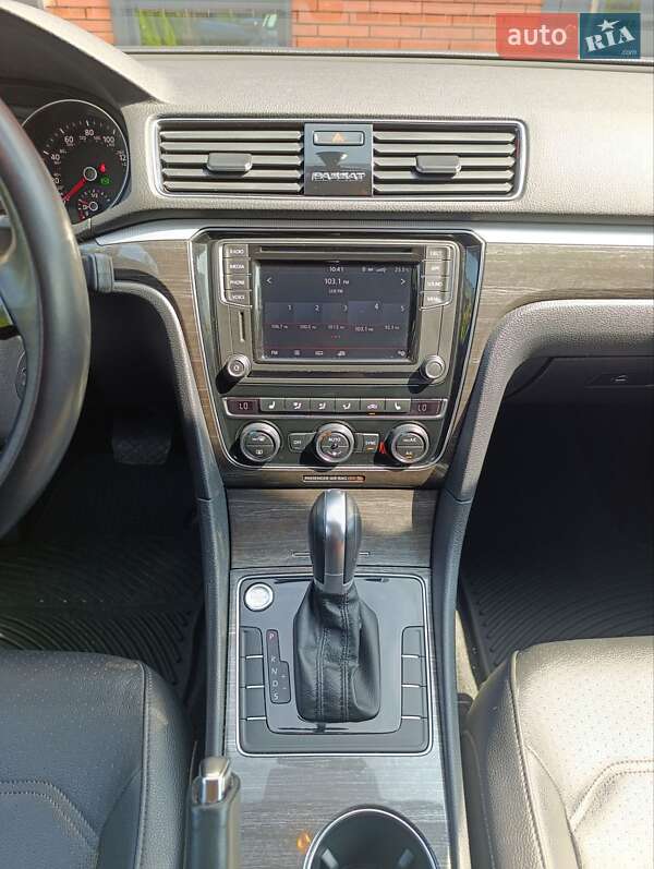 Седан Volkswagen Passat 2018 в Буче фото 12 Седан Volkswagen Passat 2018 в Буче
