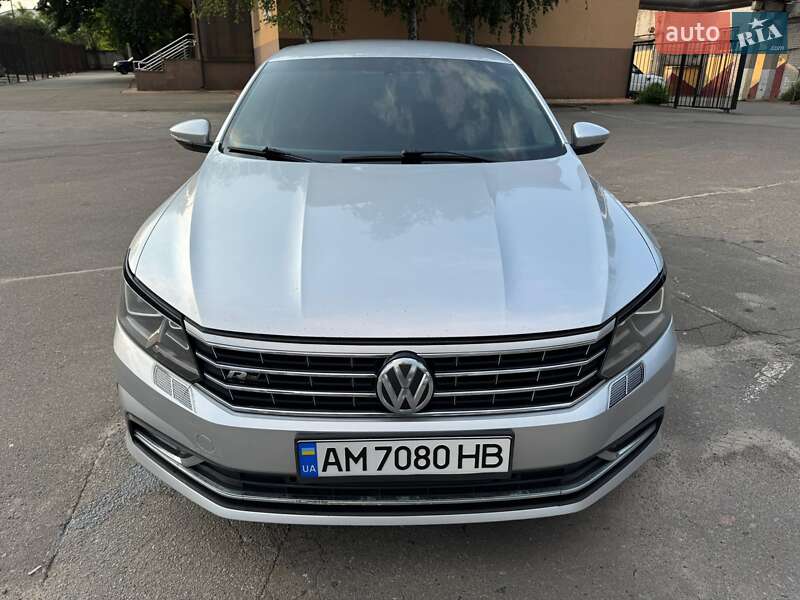 Седан Volkswagen Passat 2017 в Киеве