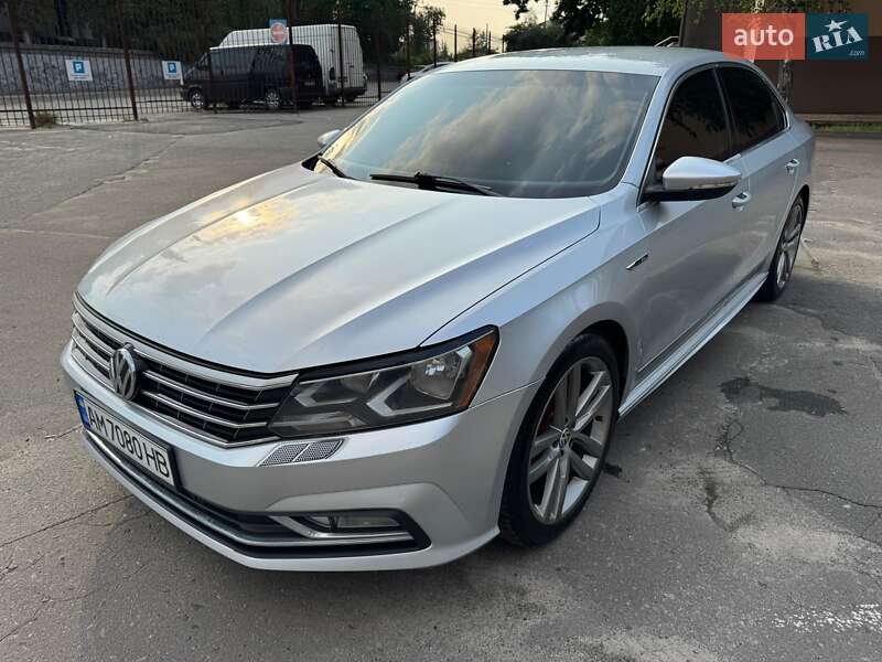 Седан Volkswagen Passat 2017 в Киеве