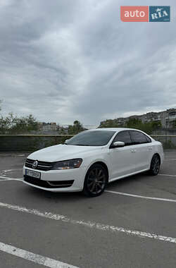 Седан Volkswagen Passat 2014 в Івано-Франківську