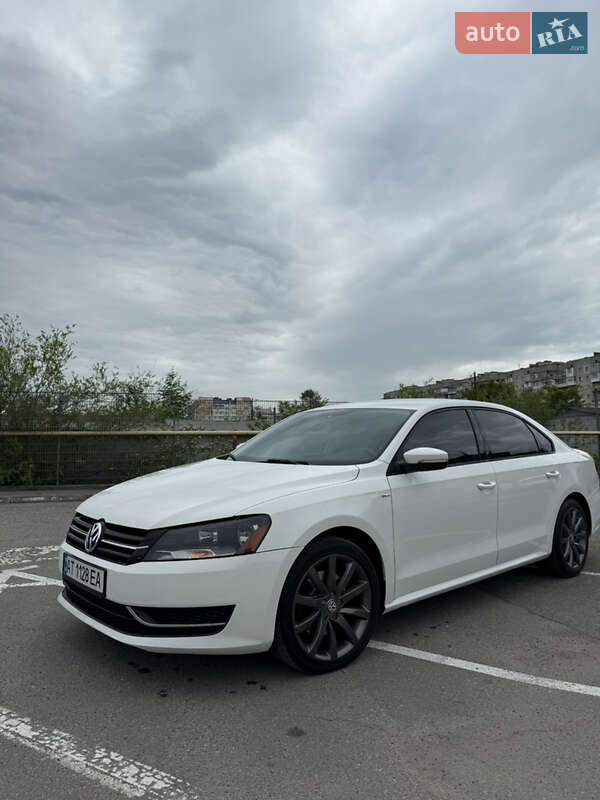 Седан Volkswagen Passat 2014 в Івано-Франківську
