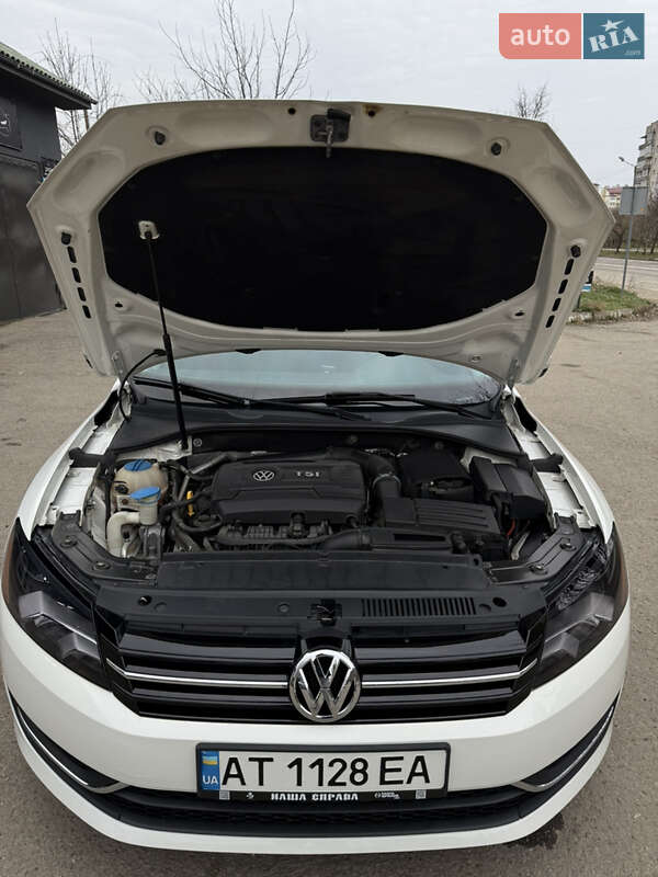 Седан Volkswagen Passat 2014 в Івано-Франківську