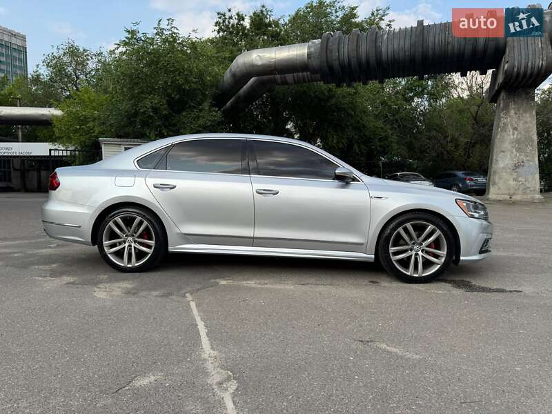 Седан Volkswagen Passat 2017 в Киеве