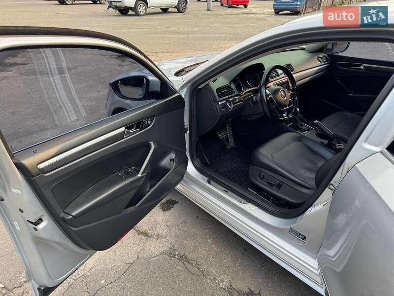 Седан Volkswagen Passat 2017 в Киеве