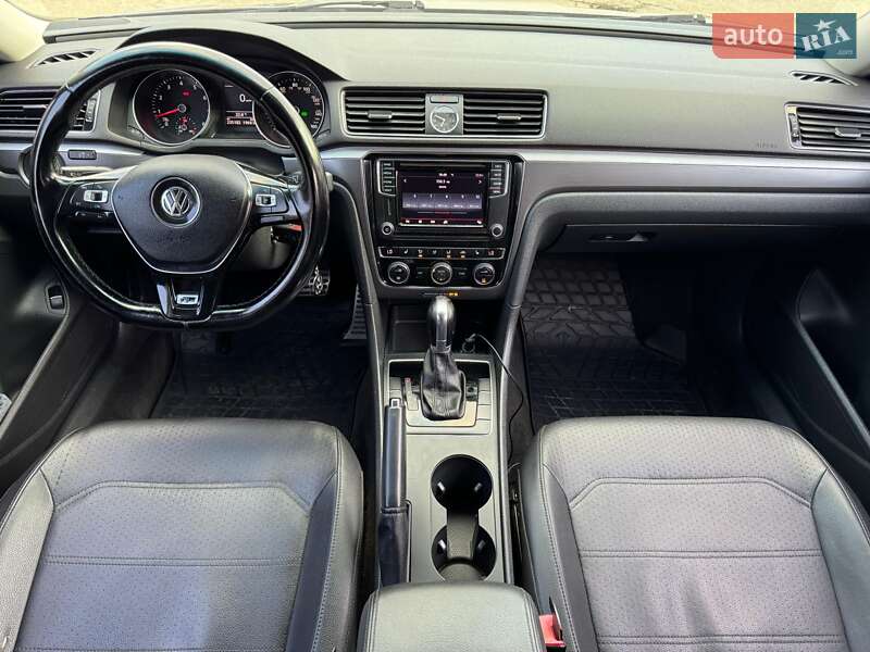 Седан Volkswagen Passat 2017 в Киеве