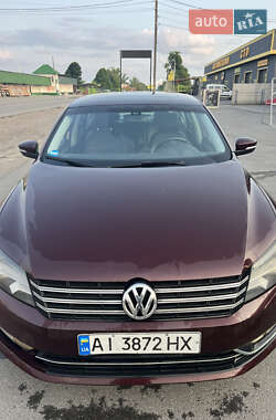 Седан Volkswagen Passat 2012 в Києві