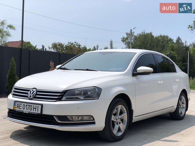 Седан Volkswagen Passat 2011 в Дніпрі