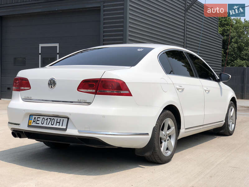 Седан Volkswagen Passat 2011 в Дніпрі