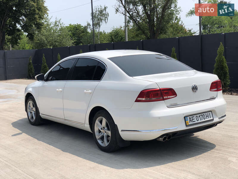Седан Volkswagen Passat 2011 в Дніпрі