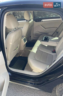 Седан Volkswagen Passat 2012 в 