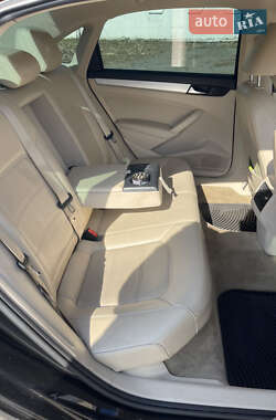 Седан Volkswagen Passat 2012 в 