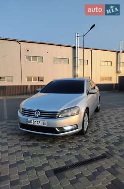 Седан Volkswagen Passat 2012 в Мукачево