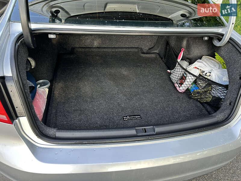 Седан Volkswagen Passat 2012 в Черкассах