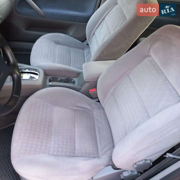 Седан Volkswagen Passat 2002 в Жмеринці