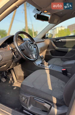 Седан Volkswagen Passat 2013 в 