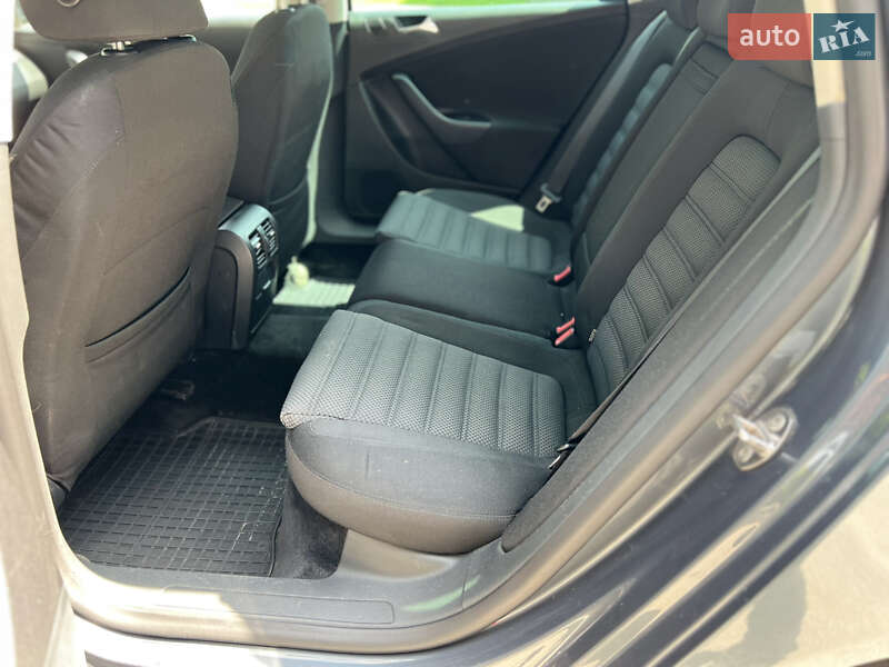 Универсал Volkswagen Passat 2009 в Самборе