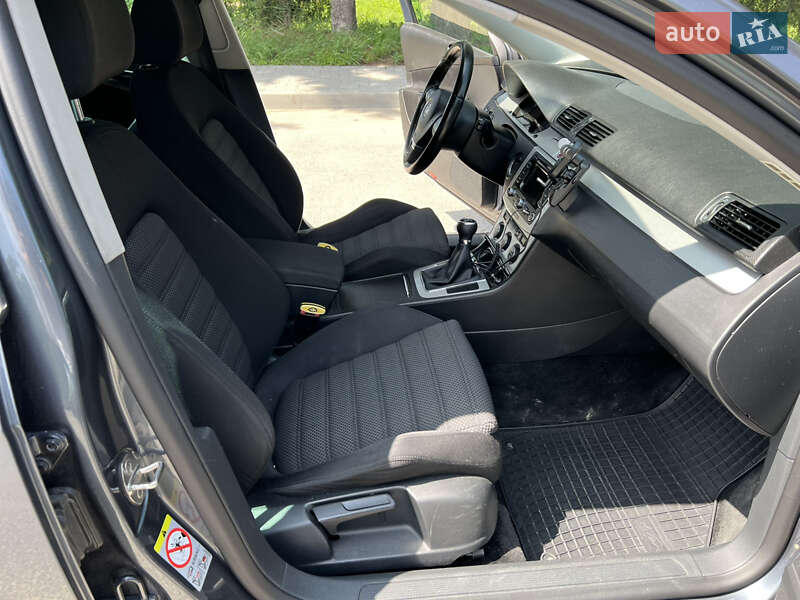 Универсал Volkswagen Passat 2009 в Самборе
