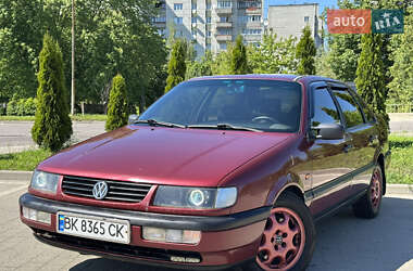 Седан Volkswagen Passat 1995 в Дрогобыче