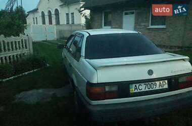 Седан Volkswagen Passat 1990 в Рожище