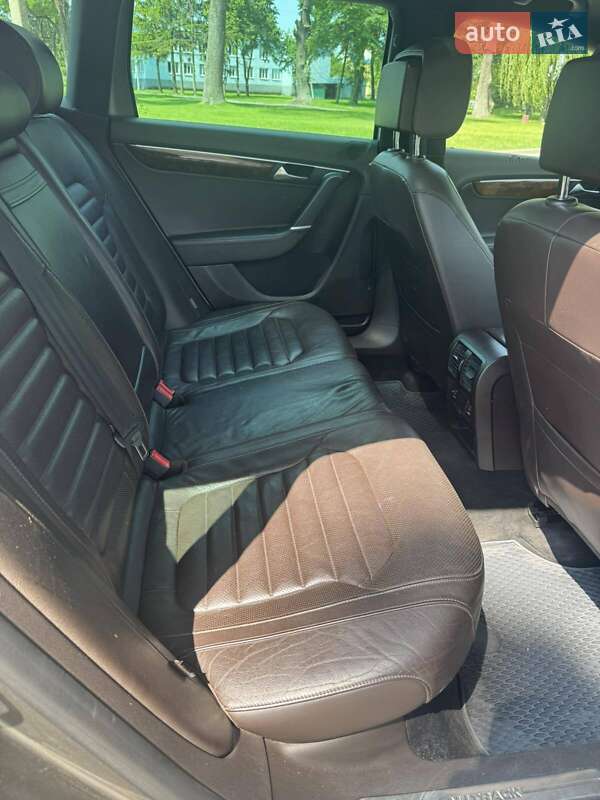 Універсал Volkswagen Passat 2012 в Теофіполі