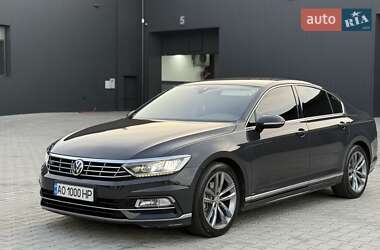Седан Volkswagen Passat 2015 в 
