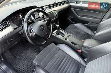 Седан Volkswagen Passat 2015 в 