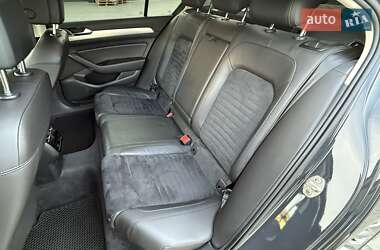 Седан Volkswagen Passat 2015 в 