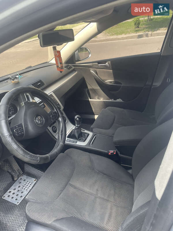 Седан Volkswagen Passat 2009 в Рівному