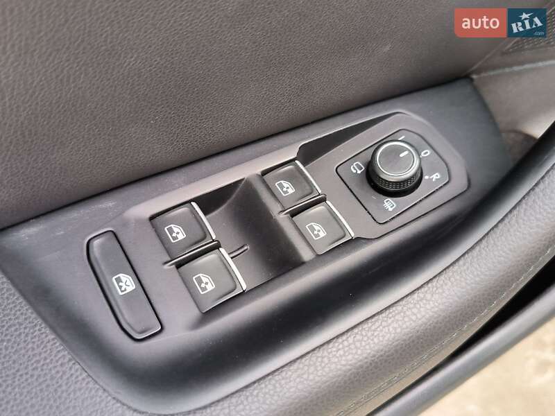Универсал Volkswagen Passat 2015 в Киеве