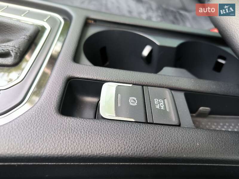 Универсал Volkswagen Passat 2015 в Киеве