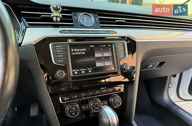 Седан Volkswagen Passat 2016 в 