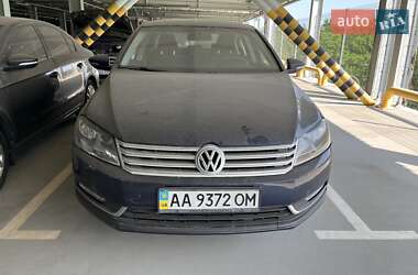 Седан Volkswagen Passat 2011 в Киеве