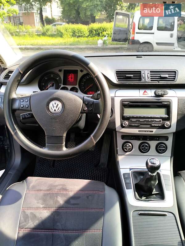 Седан Volkswagen Passat 2008 в Рівному