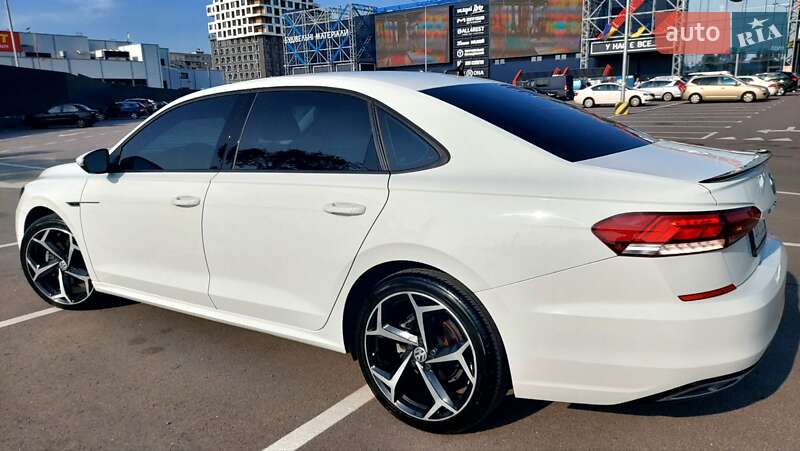 Седан Volkswagen Passat 2020 в Киеве
