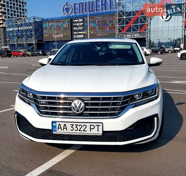 Седан Volkswagen Passat 2020 в Киеве