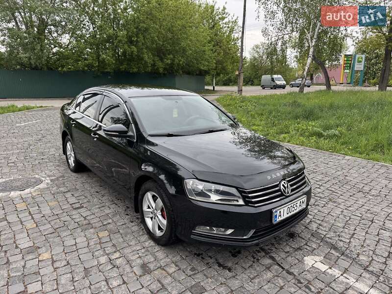 Седан Volkswagen Passat 2012 в Житомире