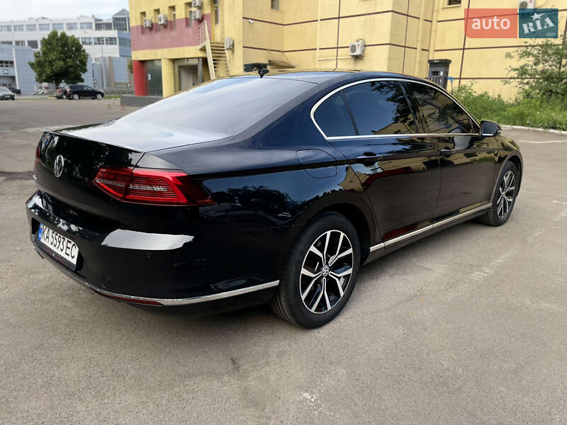 Седан Volkswagen Passat 2018 в Києві