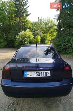 Седан Volkswagen Passat 1999 в 