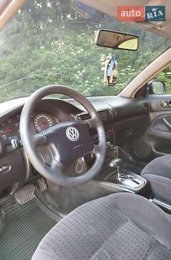 Седан Volkswagen Passat 1999 в 