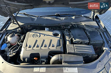 Универсал Volkswagen Passat 2011 в 