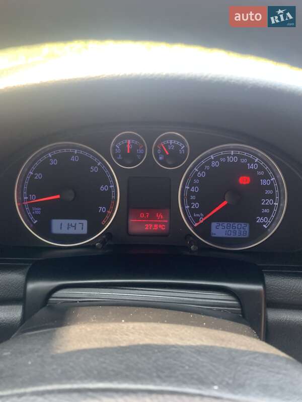 Универсал Volkswagen Passat 2001 в Сарнах