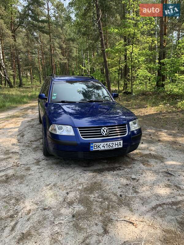 Универсал Volkswagen Passat 2001 в Сарнах