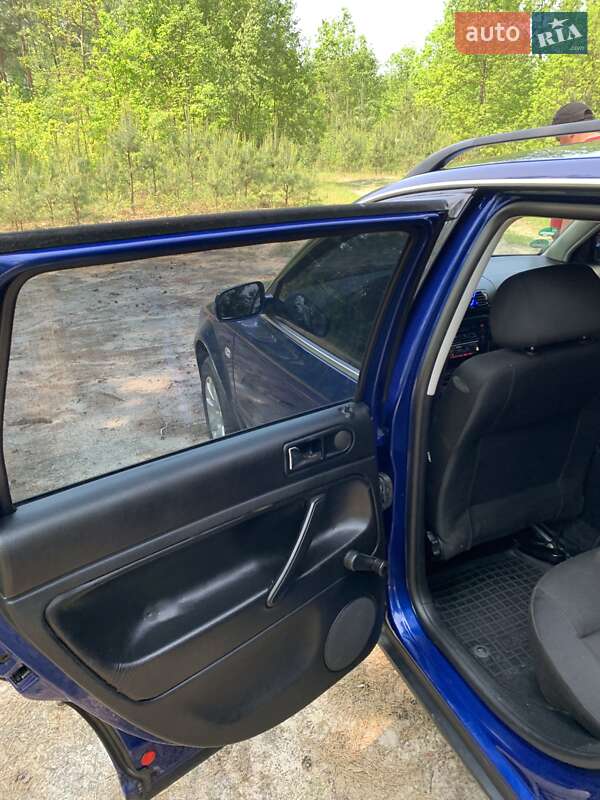 Универсал Volkswagen Passat 2001 в Сарнах